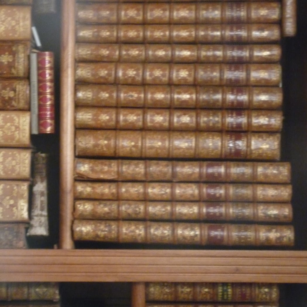 Avenue Bookstore 1